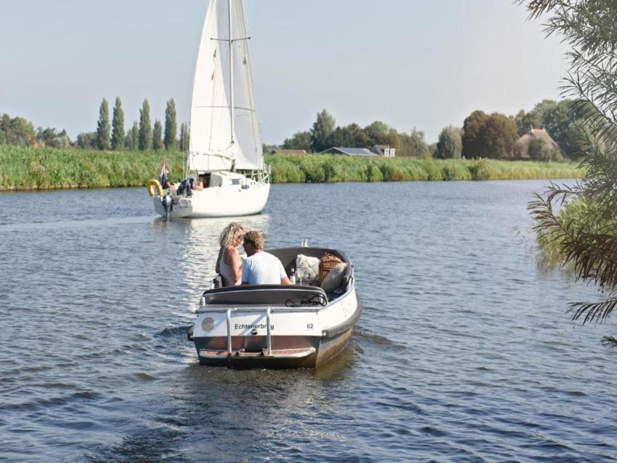 Luxury Docklodge On The Water Delfstrahuizen Kültér fotó